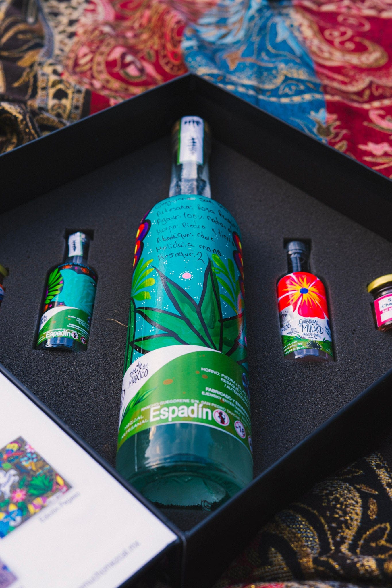 Mezcal Espadín Joven Artesanal Quiéreme Mucho (100% Agave) - Imagen 3